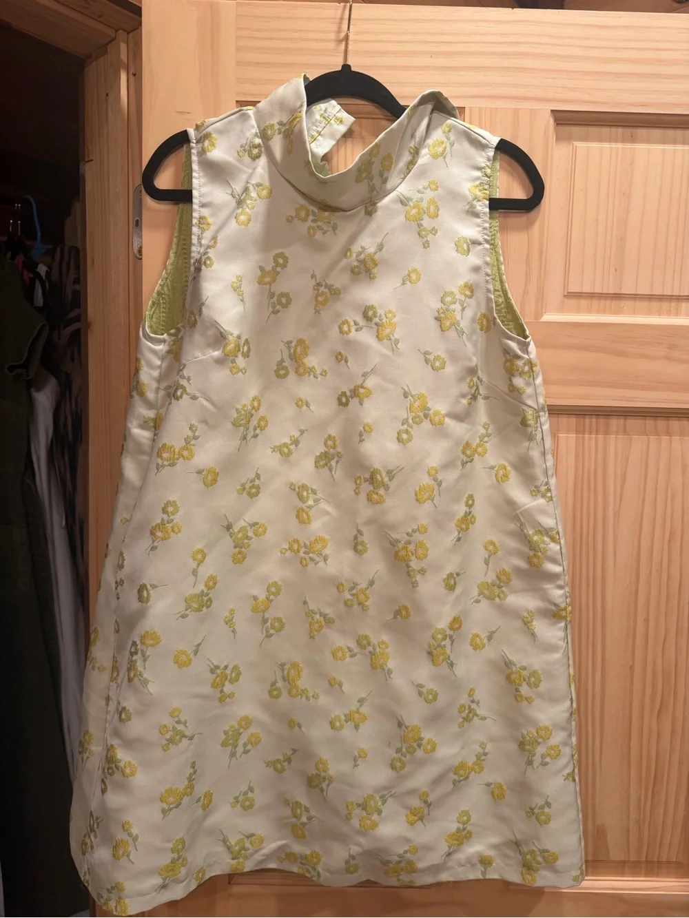 Sleeveless Yellow Floral Shift Dress - Picture 1 of 2